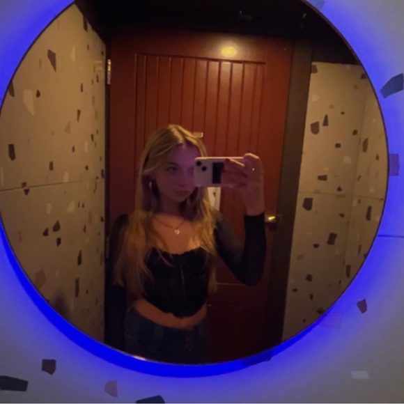 Meet your Posher, Chloe - Picture 1 of 1